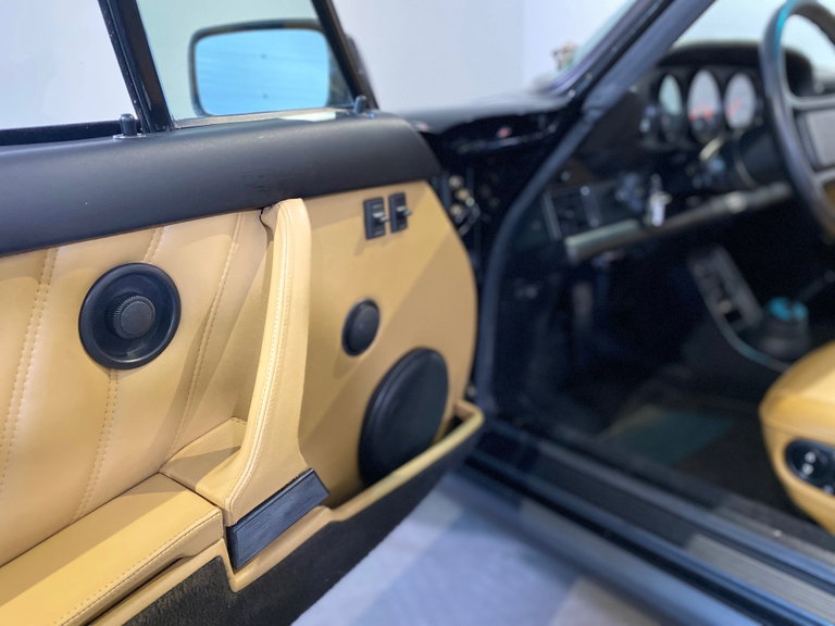 Porsche 911 Carrera 3.2 (US)
