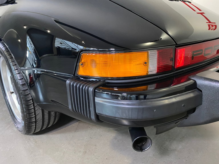 Porsche 911 Carrera 3.2 (US)