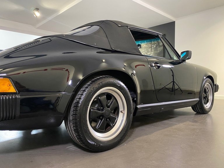 Porsche 911 Carrera 3.2 (US)