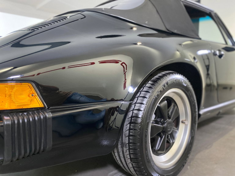 Porsche 911 Carrera 3.2 (US)