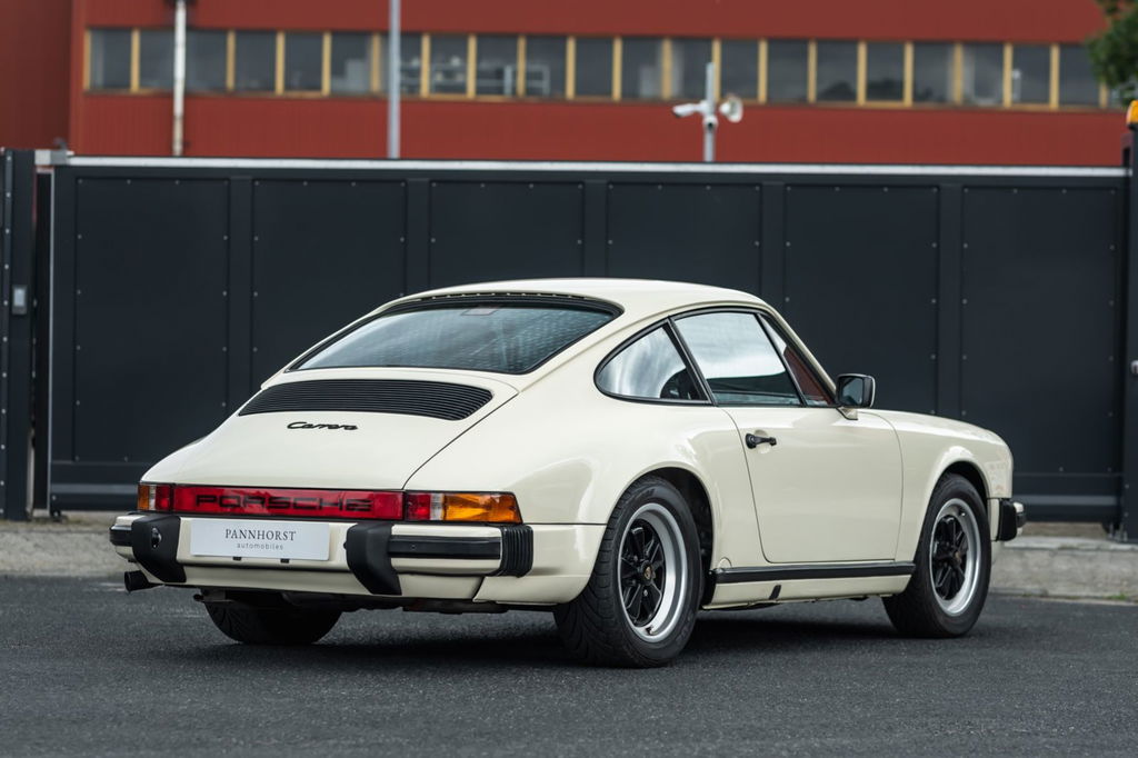 Porsche 911 Carrera 3.2 (US)