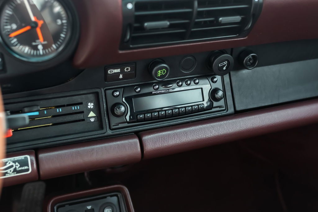 Porsche 911 Carrera 3.2 (US)