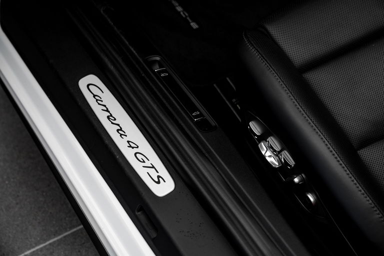 Porsche 991 Carrera 4 GTS