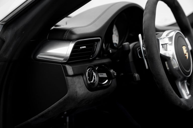 Porsche 991 Carrera 4 GTS