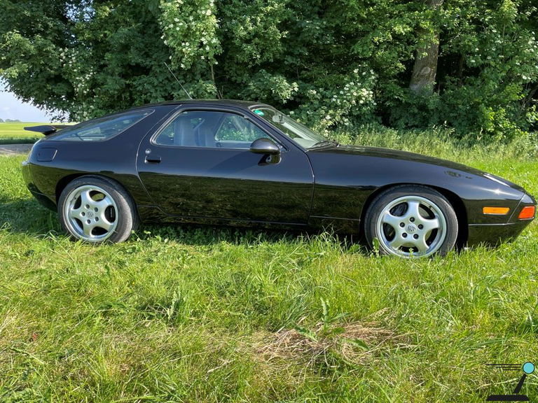 Porsche 928 GTS