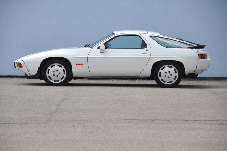 Porsche 928 S