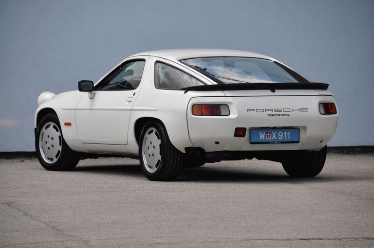 Porsche 928 S