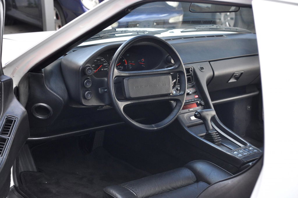 Porsche 928 S