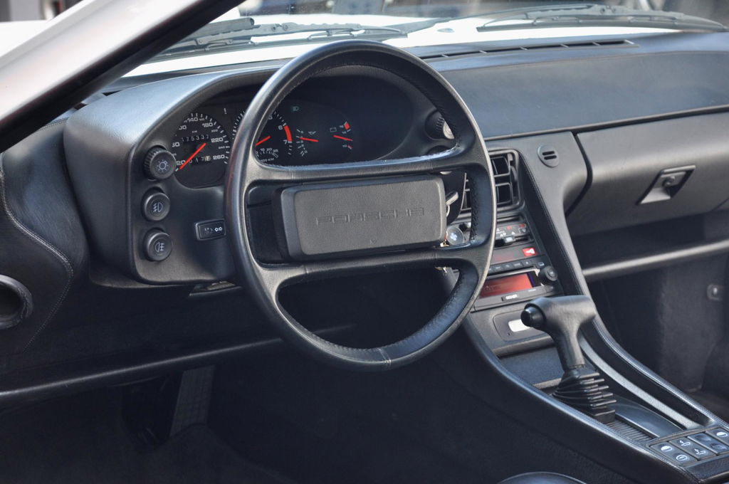Porsche 928 S