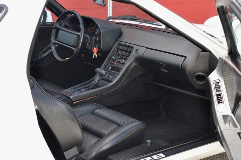 Porsche 928 S