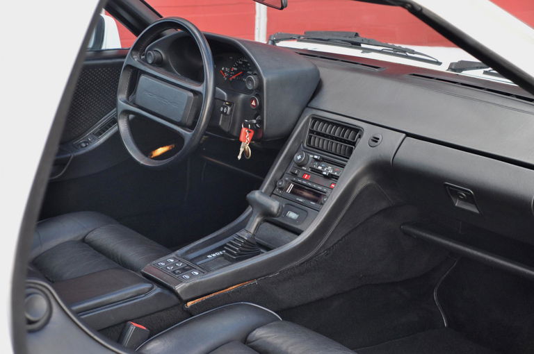 Porsche 928 S