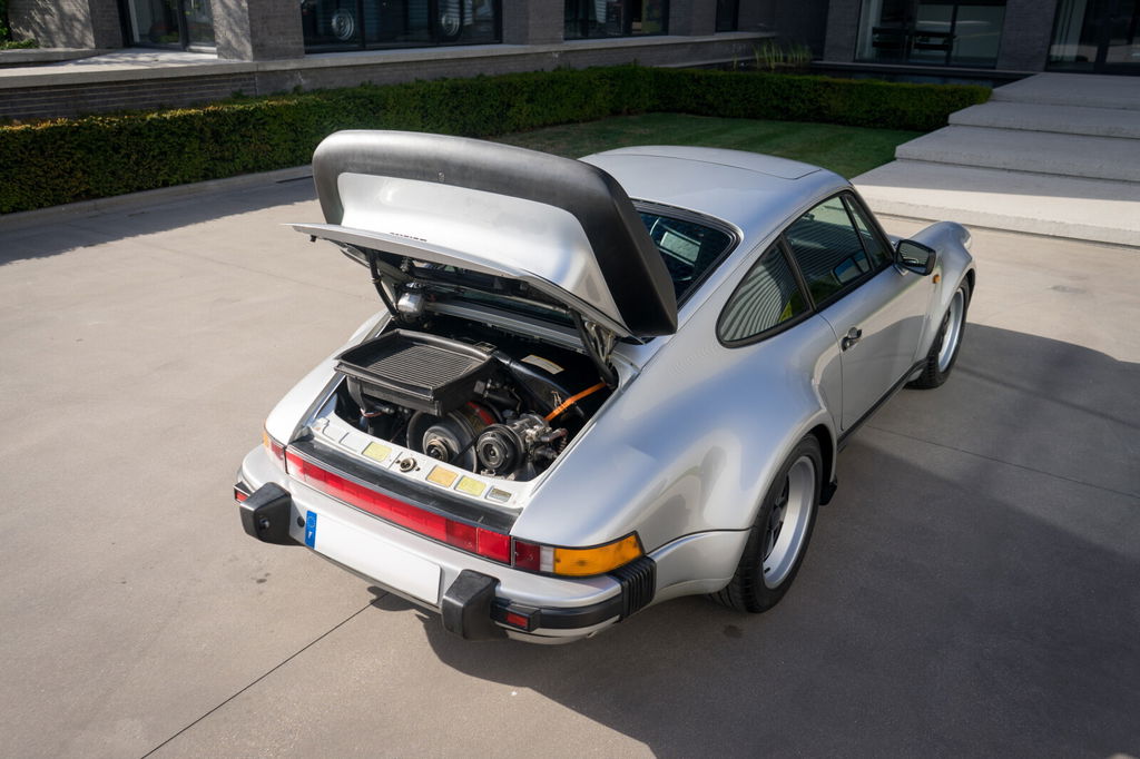 Porsche 911 Turbo 3.3