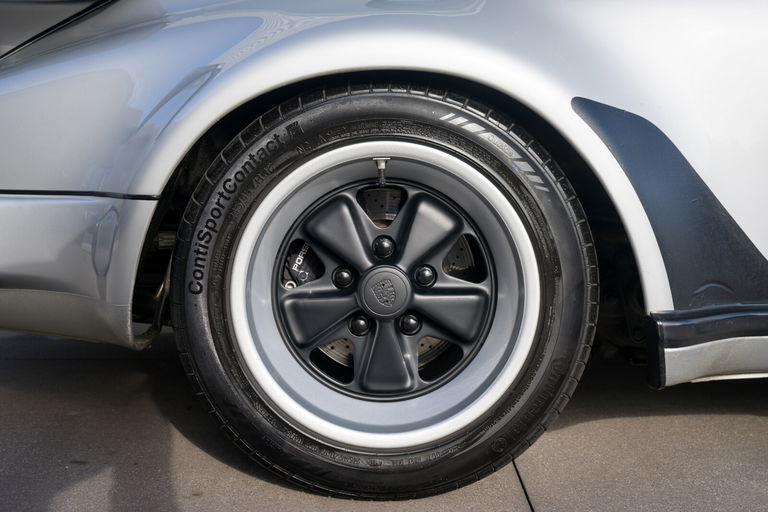 Porsche 911 Turbo 3.3