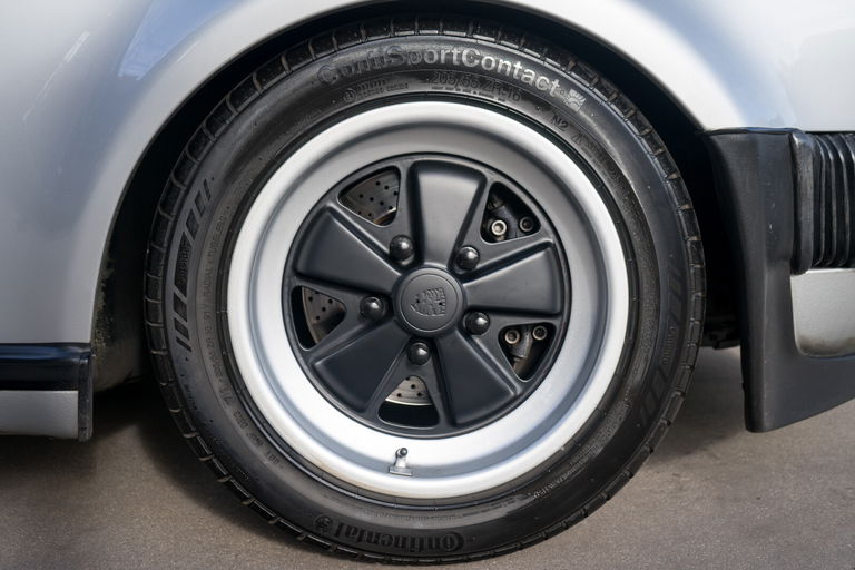 Porsche 911 Turbo 3.3