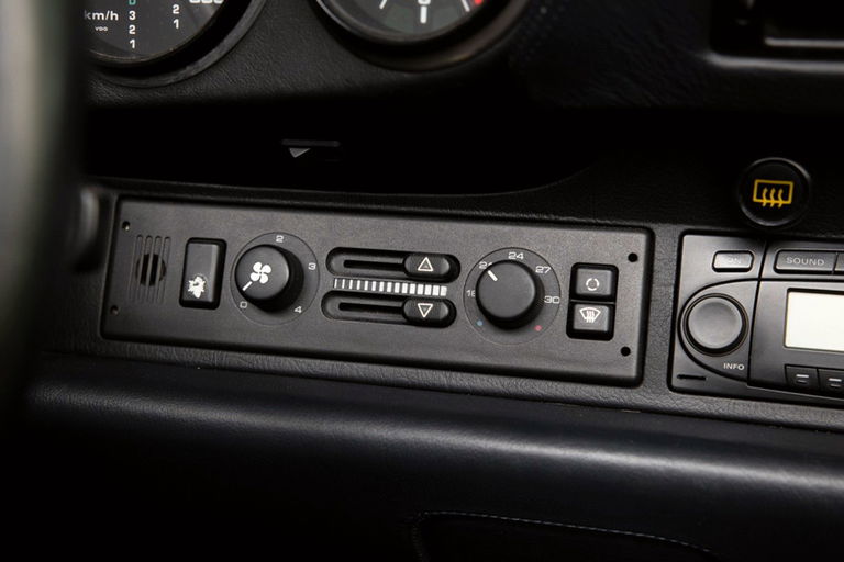 Porsche 964 Carrera 2 Cabrio WTL