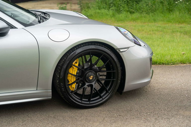 Porsche 991.2 Carrera GTS