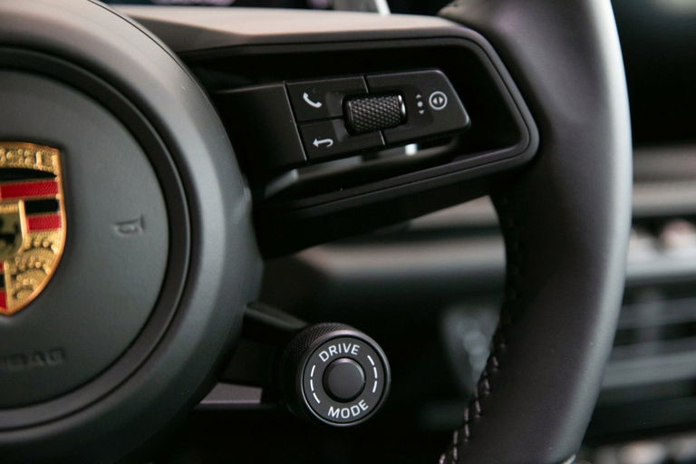 Porsche 992 GT3 Touring