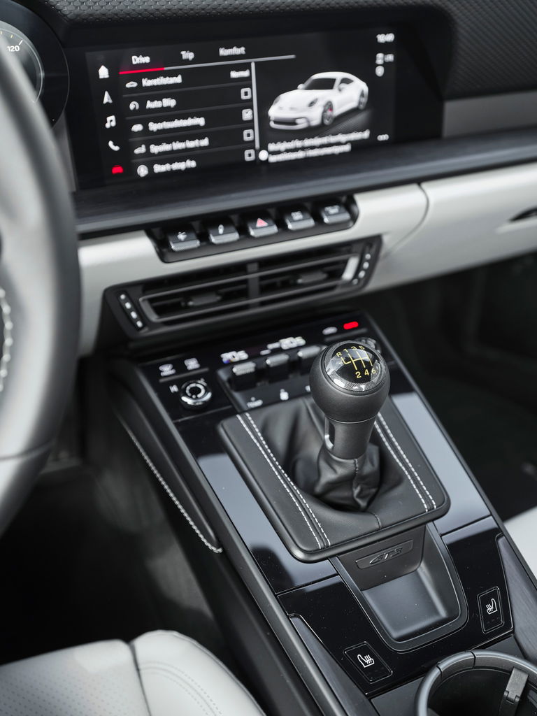 Porsche 992 GT3 Touring