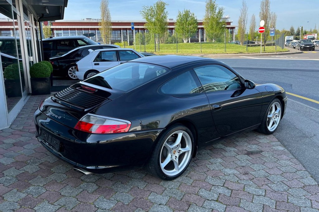 Porsche 996.2 Carrera 4