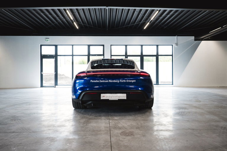 Porsche Taycan 4S