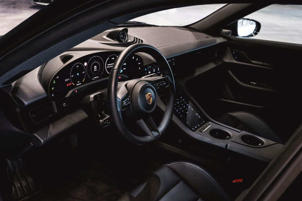 Porsche Taycan 4 Cross Turismo