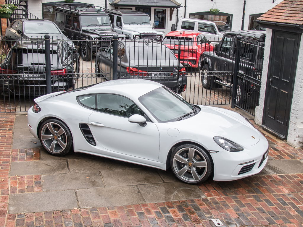 Porsche 718 Cayman