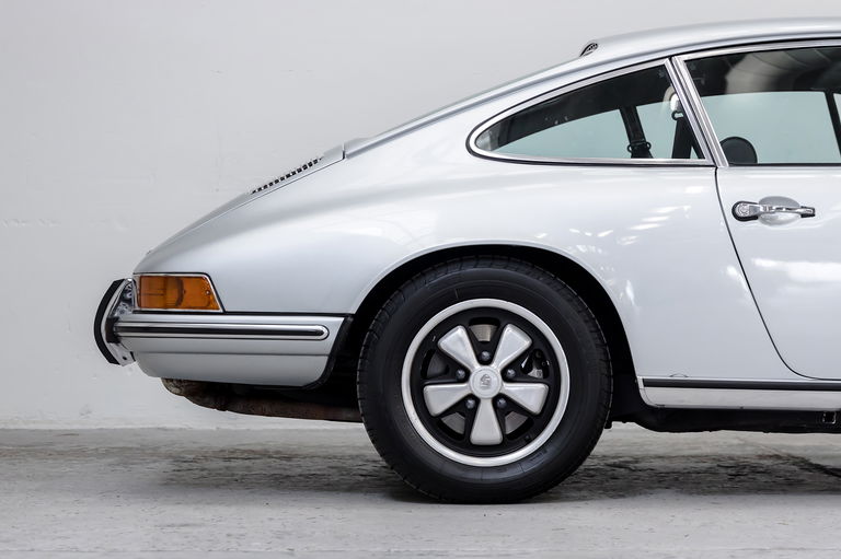 Porsche 911 T
