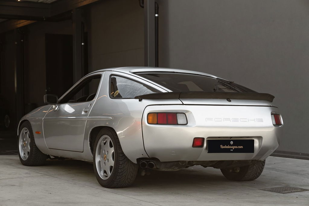 Porsche 928 S
