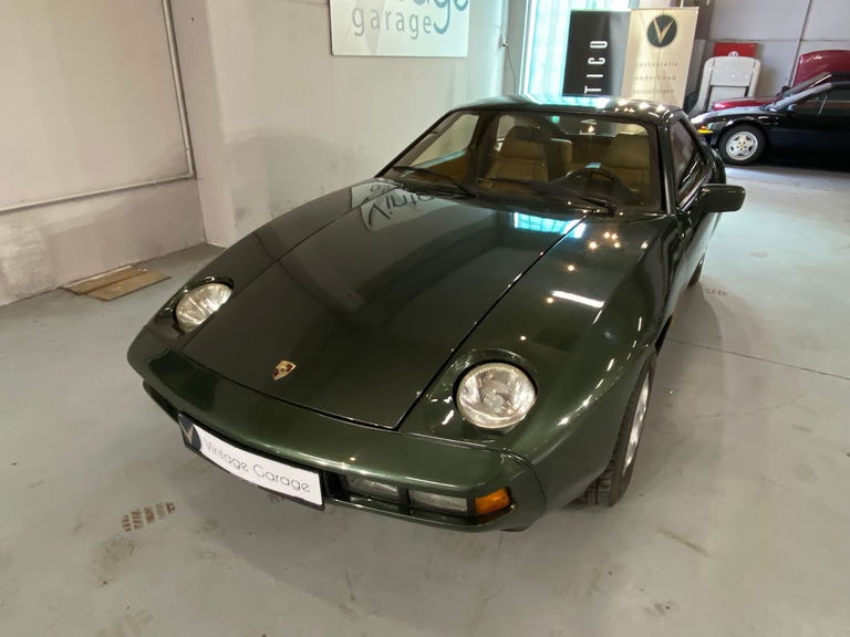 Porsche 928
