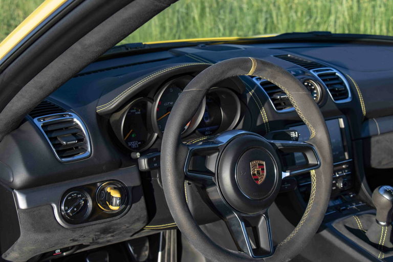 Porsche 981 Cayman GT4