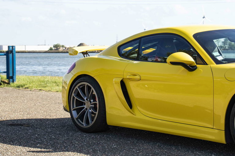 Porsche 981 Cayman GT4