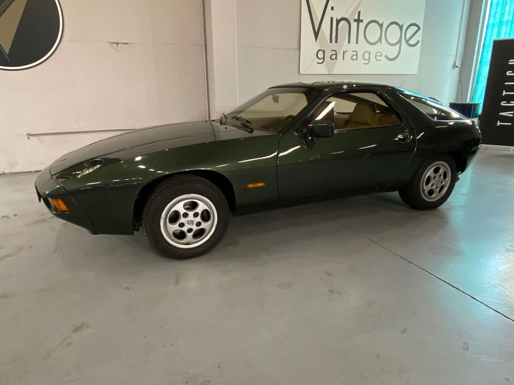 Porsche 928