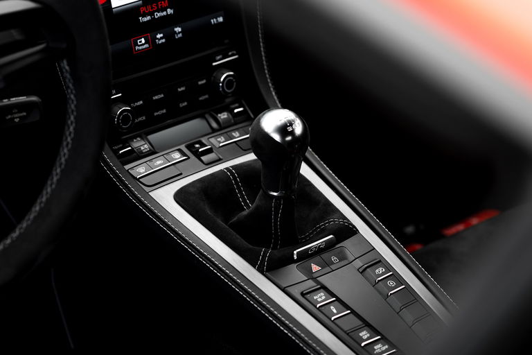 Porsche 718 Cayman GT4