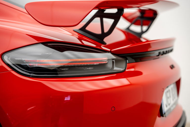 Porsche 718 Cayman GT4