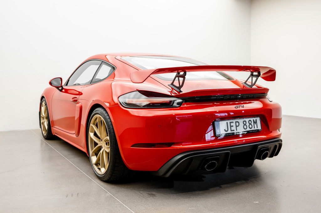 Porsche 718 Cayman GT4