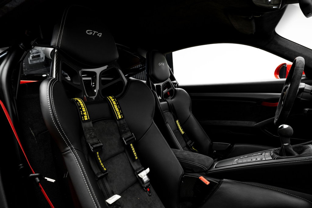 Porsche 718 Cayman GT4