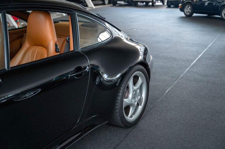 Porsche 993 Carrera 4S
