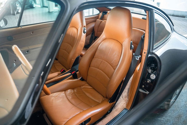 Porsche 993 Carrera 4S