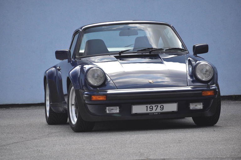 Porsche 911 Turbo 3.3
