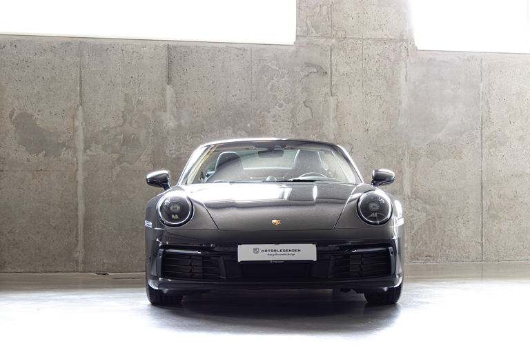 Porsche 992 Heritage Design Edition