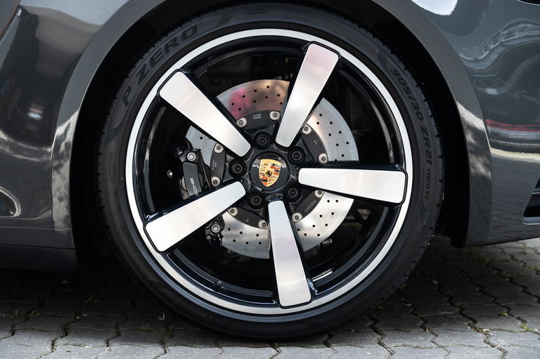 Porsche 992 Heritage Design Edition