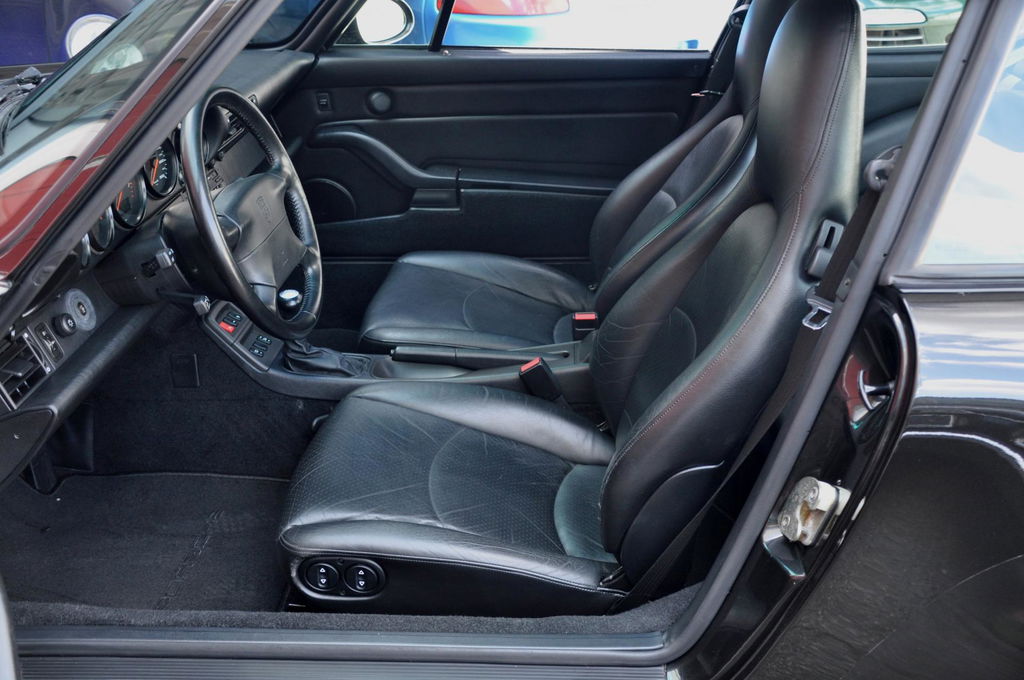 Porsche 993 Carrera 4