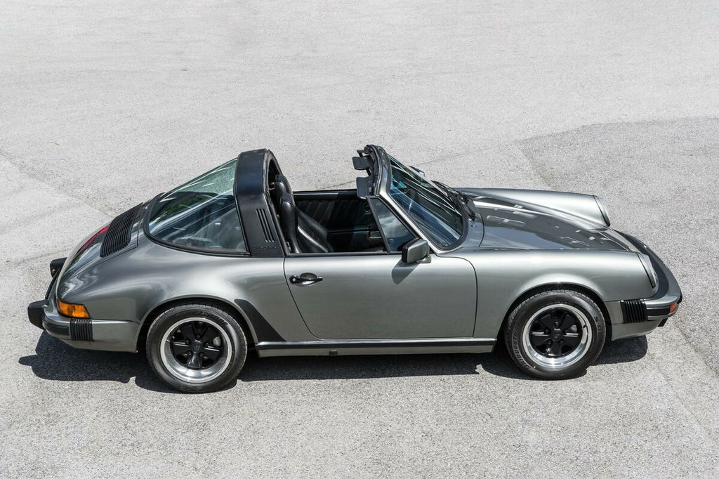 Porsche 911 Carrera 3.2 (US)