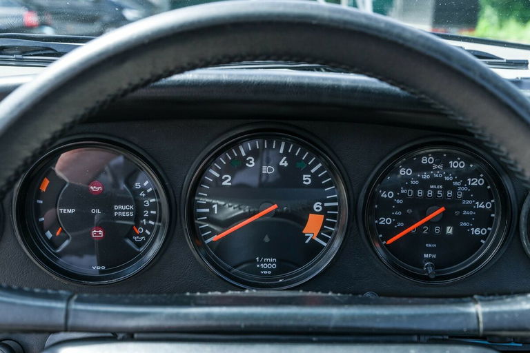 Porsche 911 Carrera 3.2 (US)