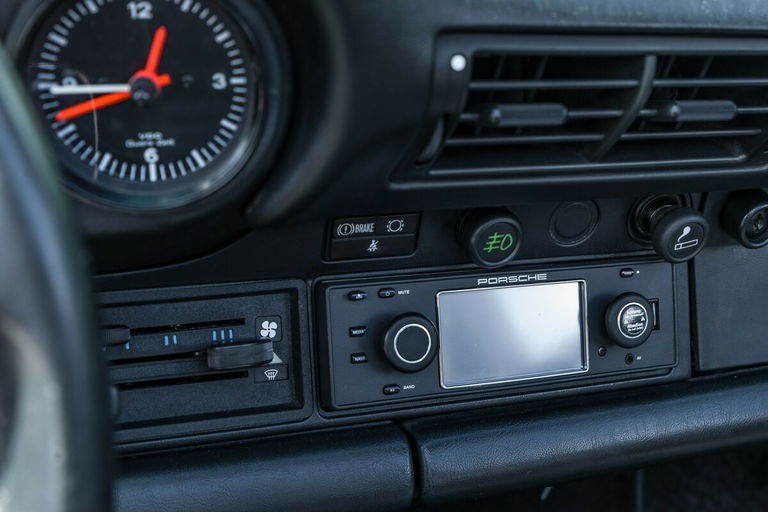 Porsche 911 Carrera 3.2 (US)