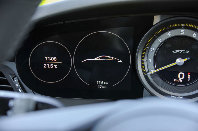 Porsche 992 GT3 Touring