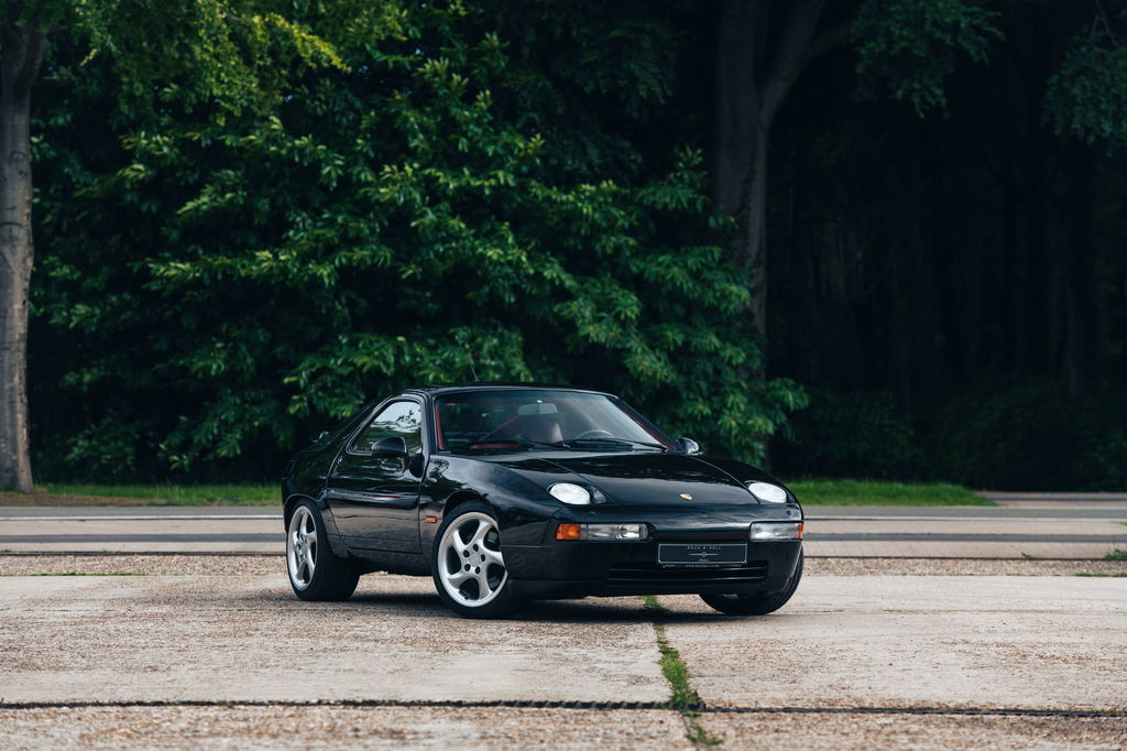 Porsche 928 GT