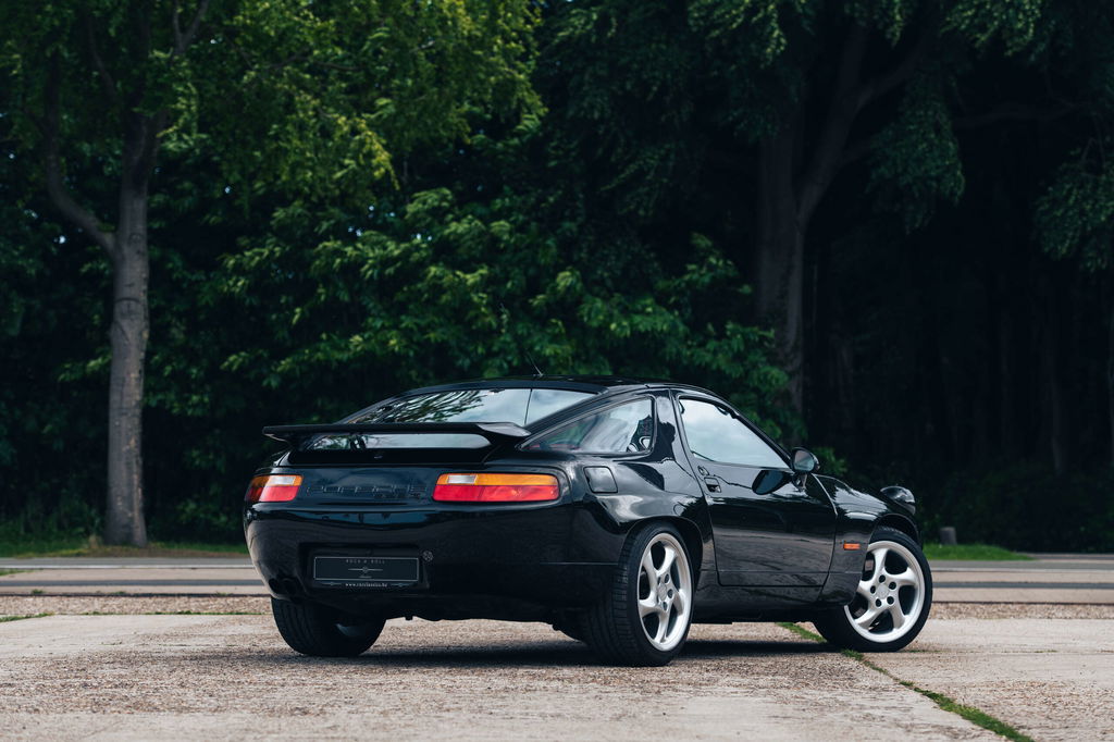 Porsche 928 GT