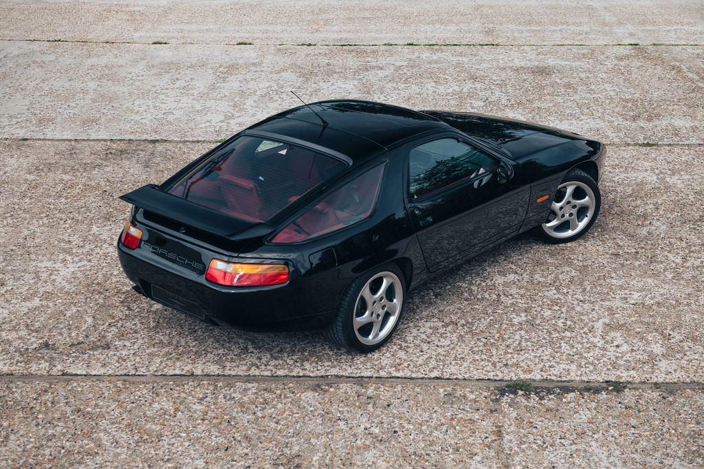 Porsche 928 GT