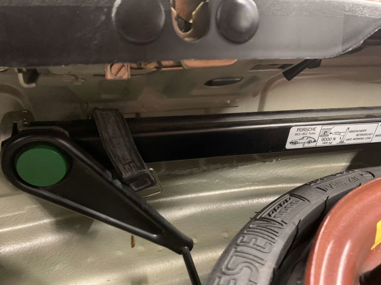 Porsche 911 Carrera 3.2 Speedster